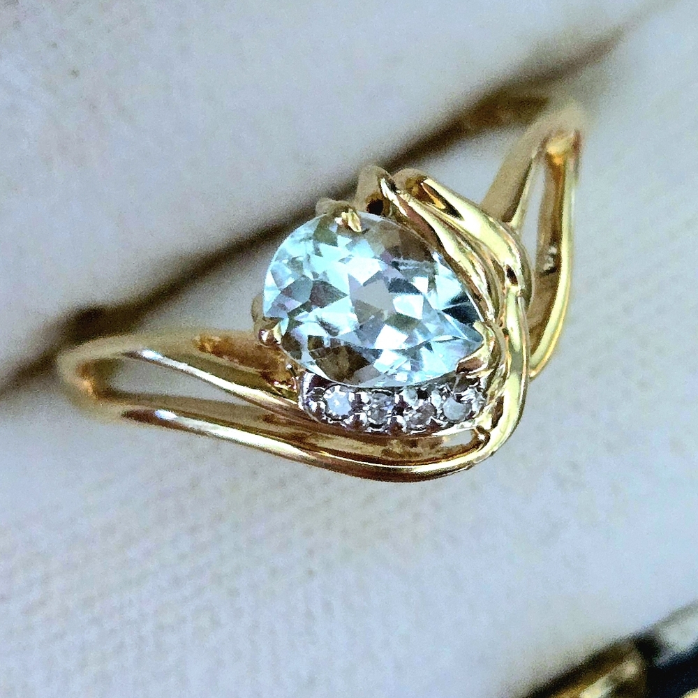 Aquamarine & diamond ring 14kt